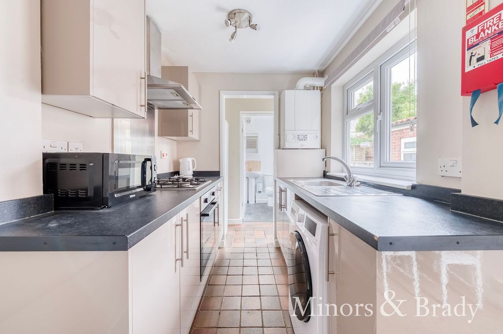 Property photo 3 of 18