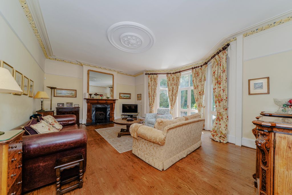 Property photo 3 of 29