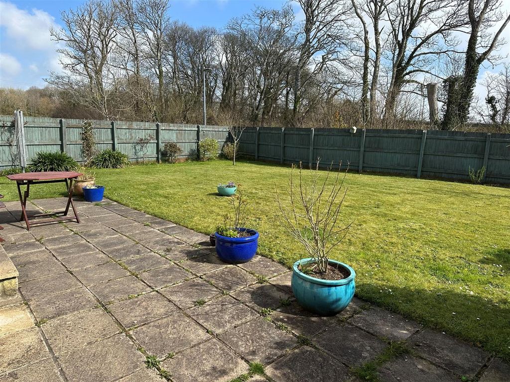 Property photo 2 of 17 Garden.Jpg