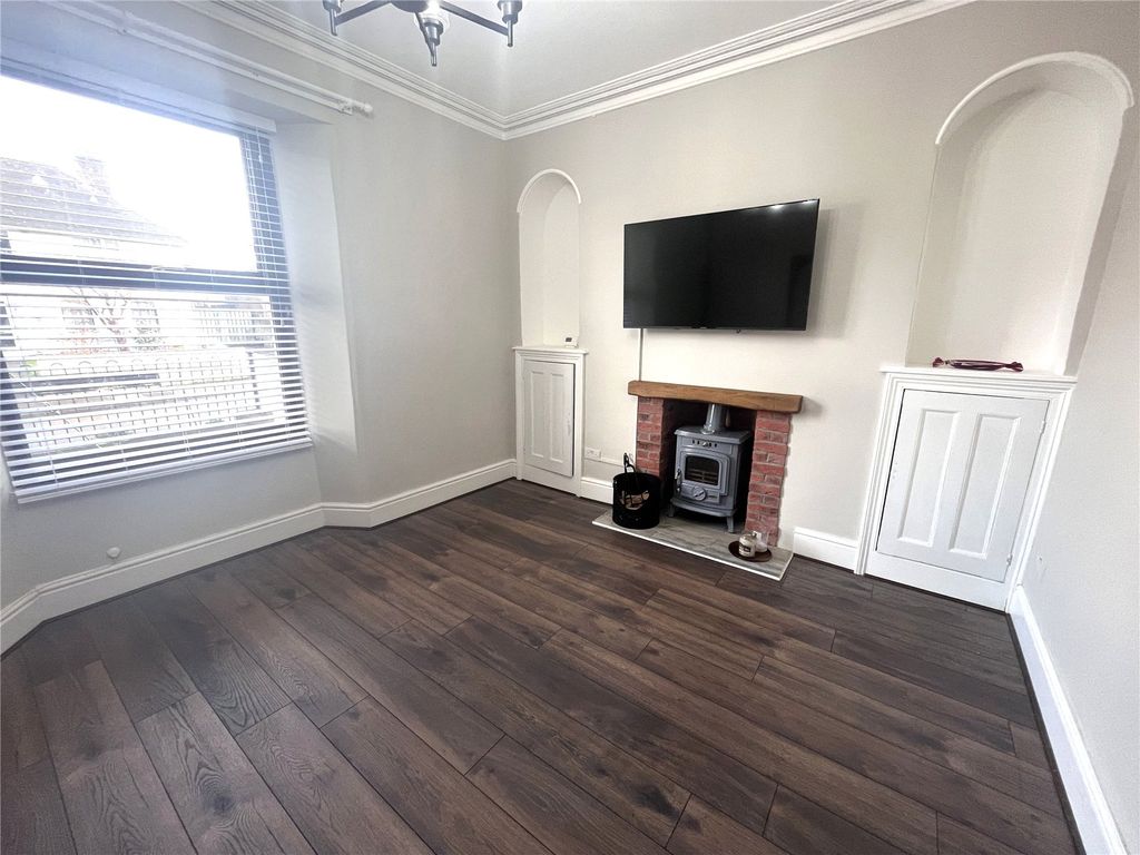 Property photo 2 of 17 Picture No. 04