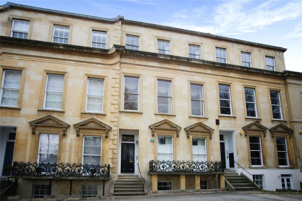 Property photo 2 of 10 Picture No. 13