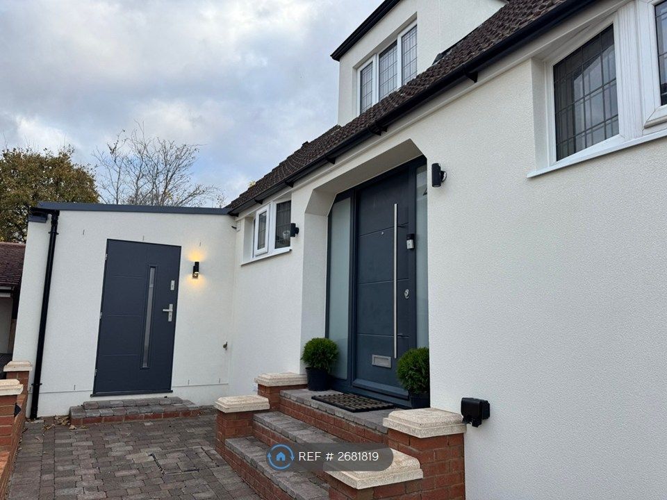 Property photo 2 of 16 Entrance To The House And Annex