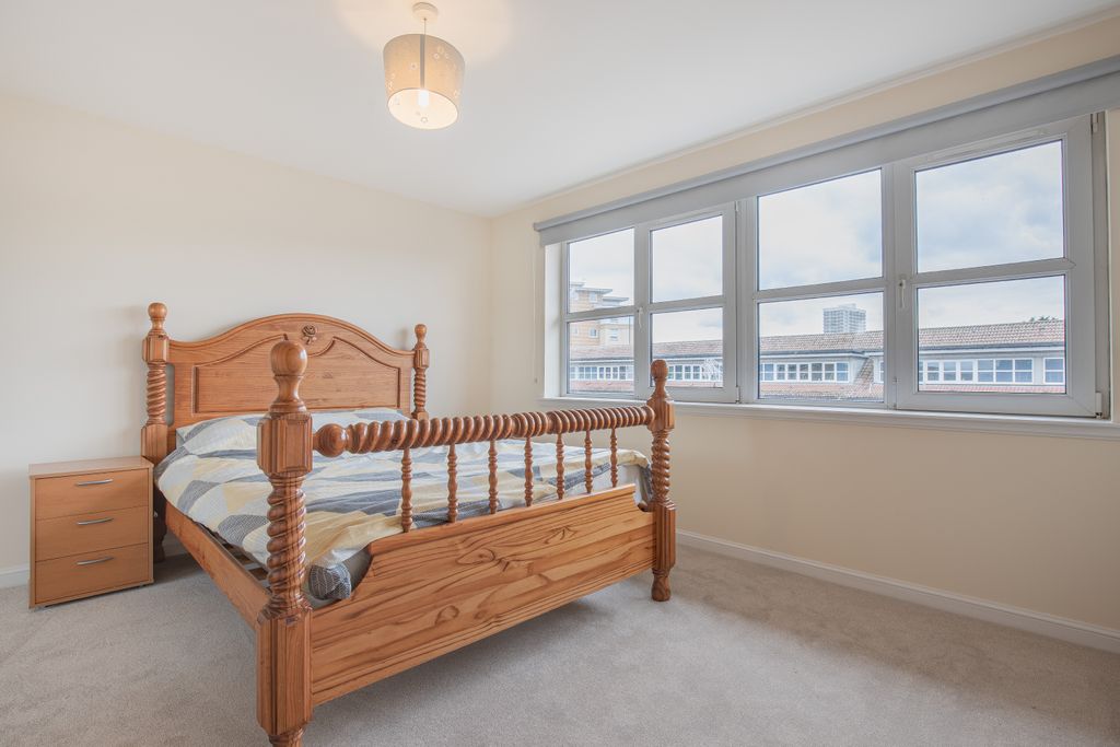 Property photo 3 of 25