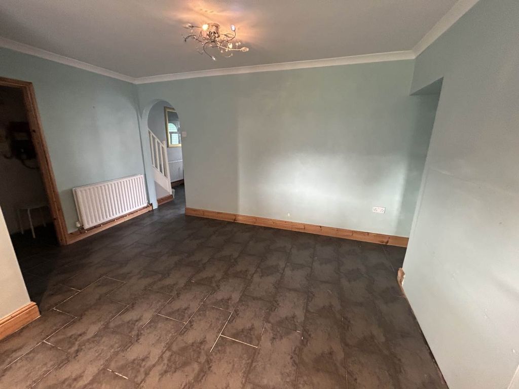 Property photo 3 of 12 Dining