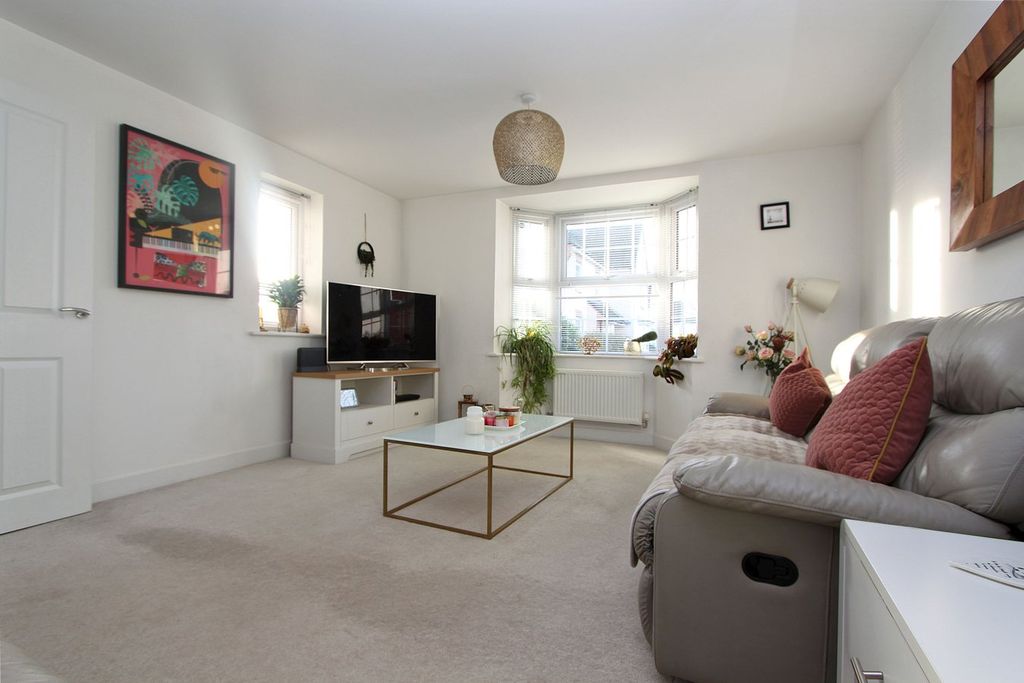 Property photo 3 of 17