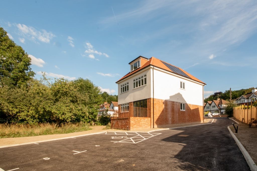 Property photo 2 of 11 Photo 3