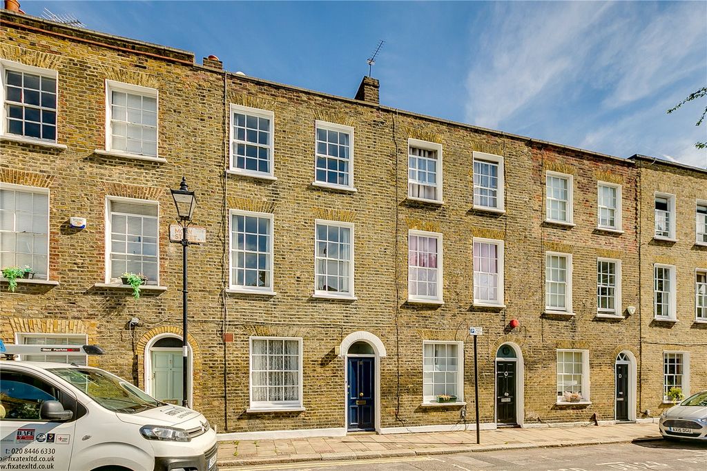 Property photo 1 of 17