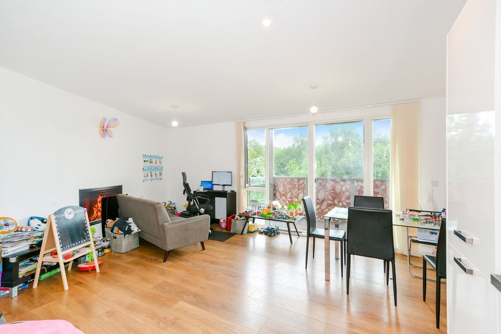 Property photo 2 of 11