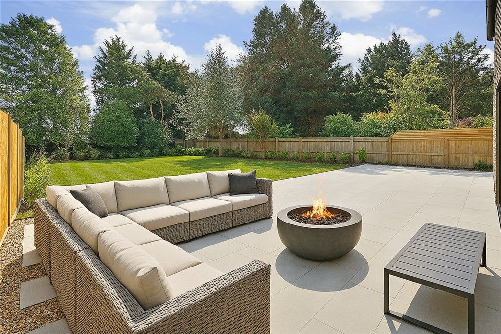 Property photo 2 of 26 External Lifestyle (Staged)