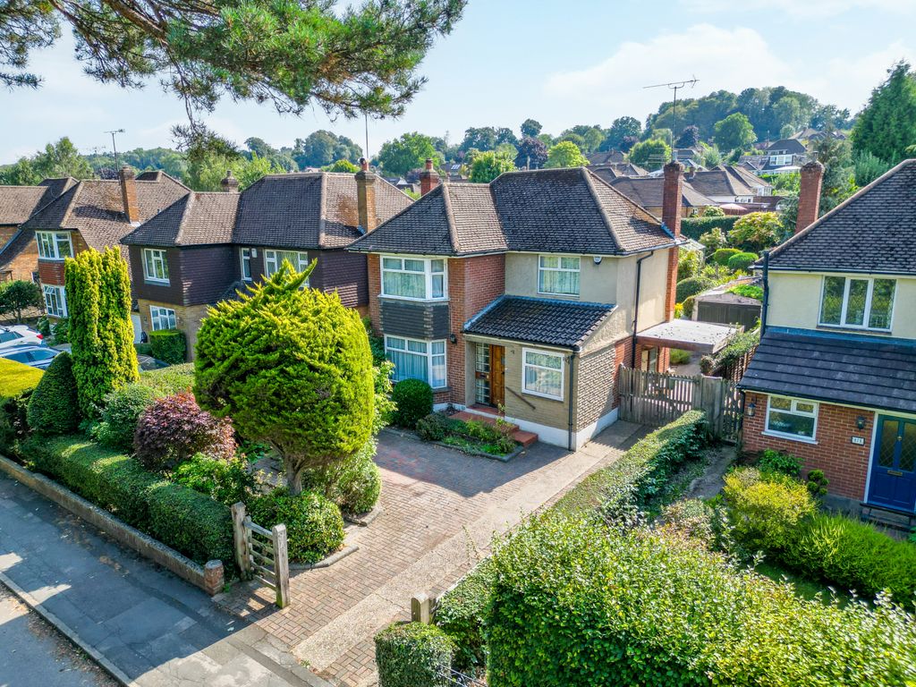 Property photo 1 of 21 High Street South, Northchurch, Berkhamsted