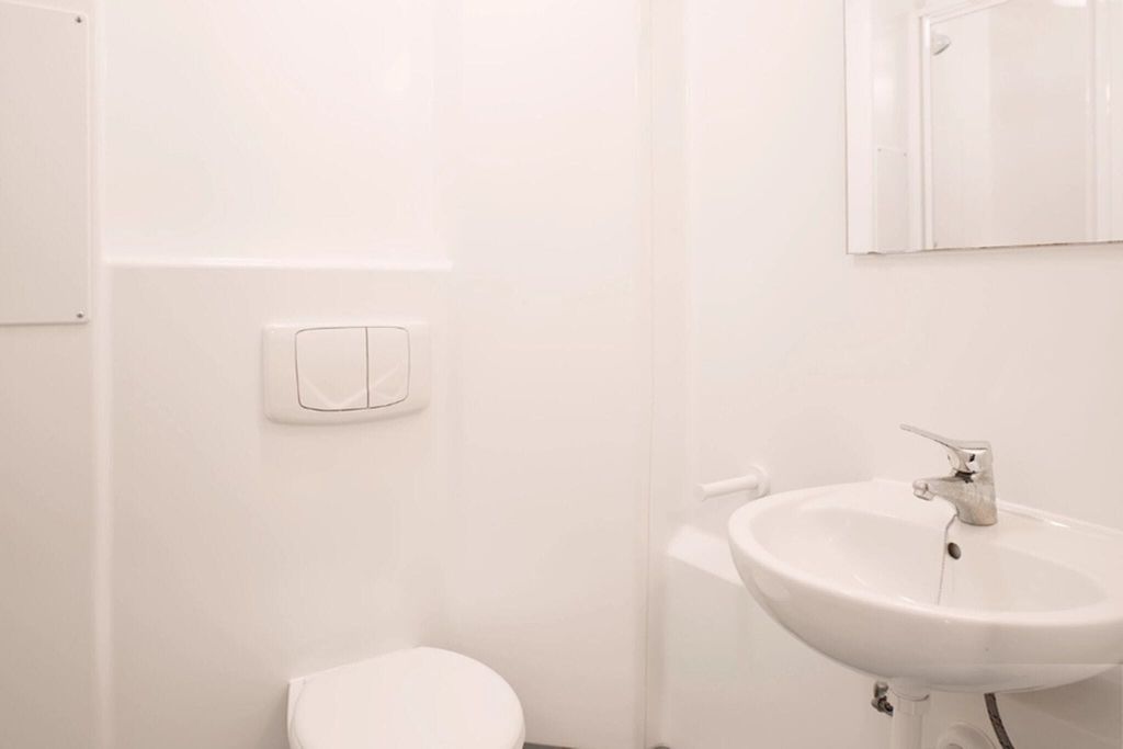 Property photo 2 of 12 Bathroom