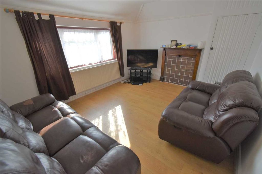 Property photo 2 of 4