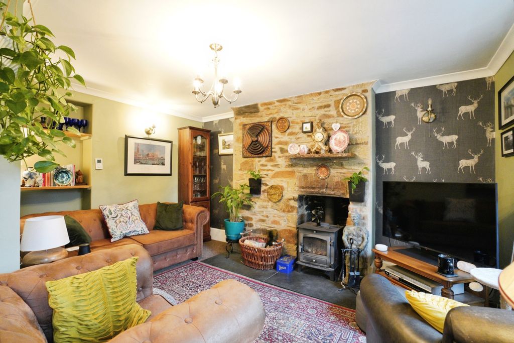 Property photo 2 of 19