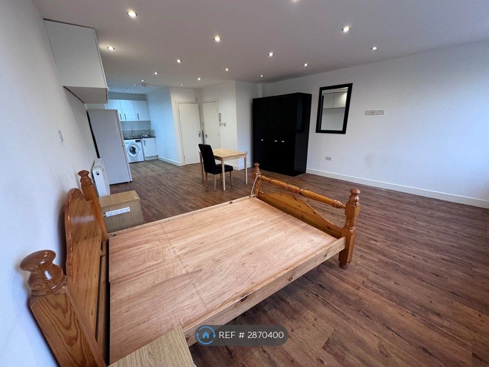 Property photo 1 of 5 Studio