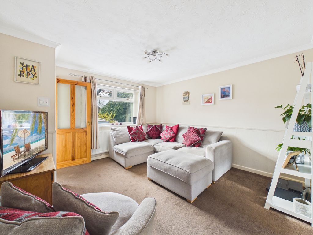 Property photo 2 of 9 Lounge