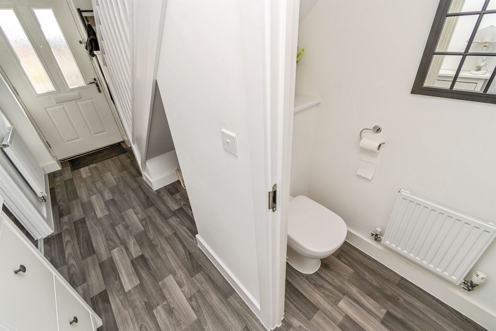 Property photo 2 of 16
