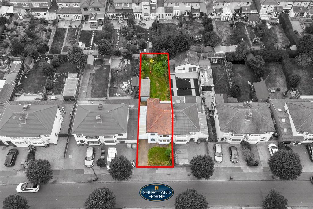 Property photo 2 of 26 98 Wainbody Ave Sth (27 Of 28).Jpg