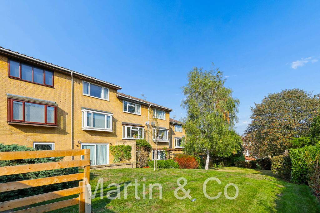 Property photo 1 of 23 1778724784 - Bardsley Close, Cr0 - 22