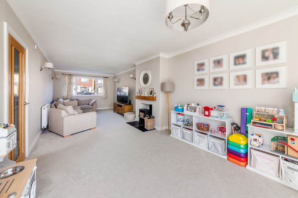 Property photo 3 of 19