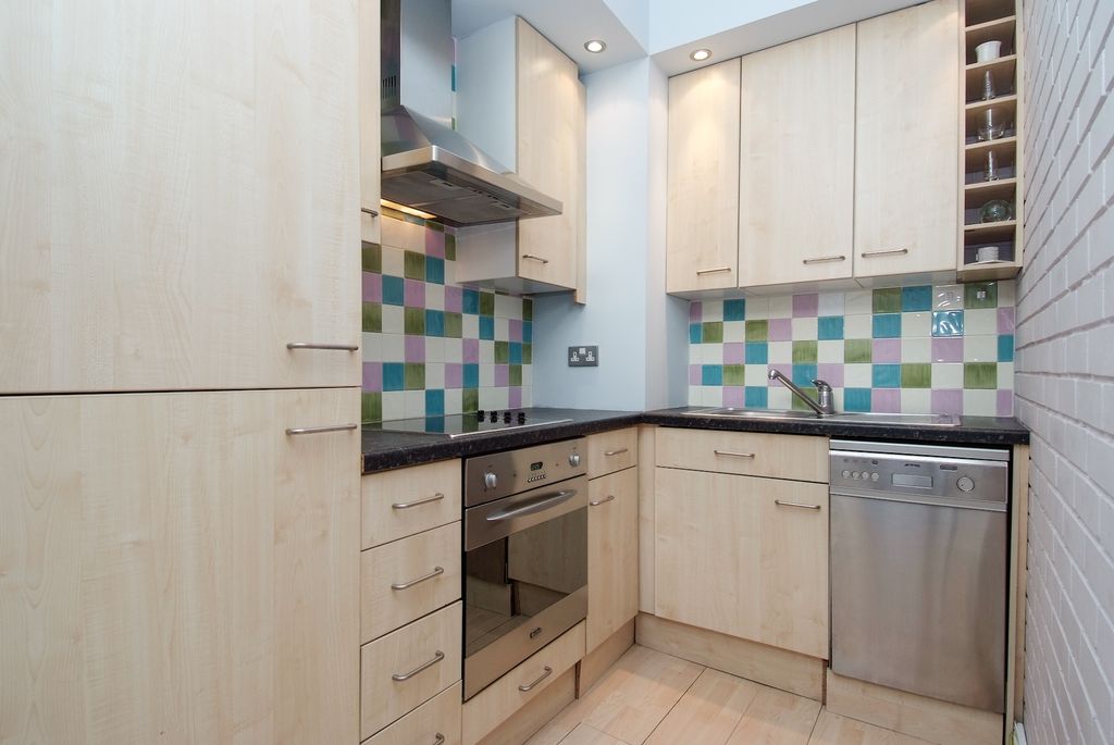 Property photo 3 of 6 Kitchen