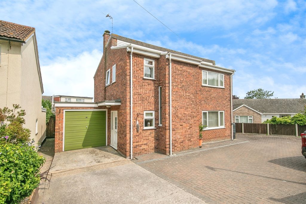Property photo 1 of 18
