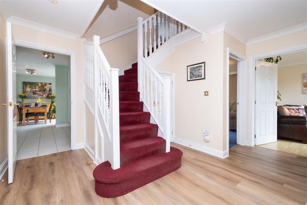 Property photo 2 of 30