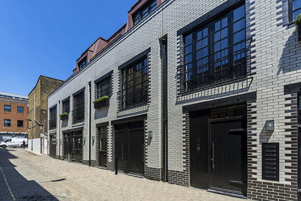 Property photo 3 of 9 716Prattmews021Edit.Jpg