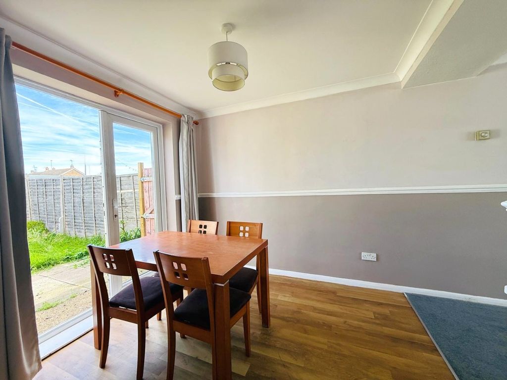 Property photo 3 of 10 5260294
