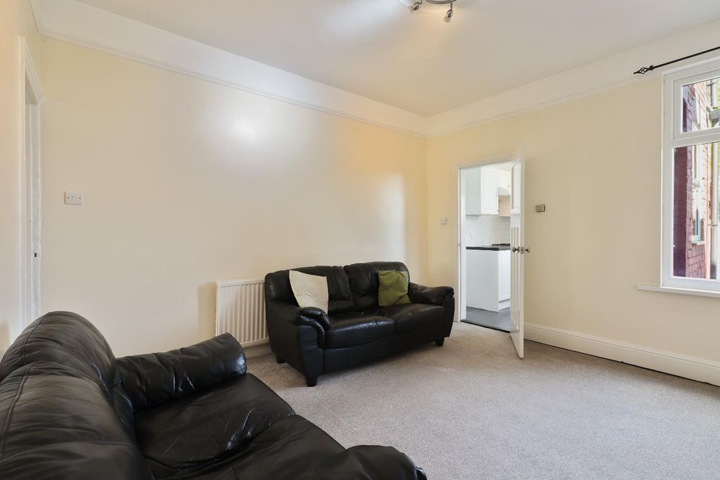 Property photo 3 of 30 Dining Room