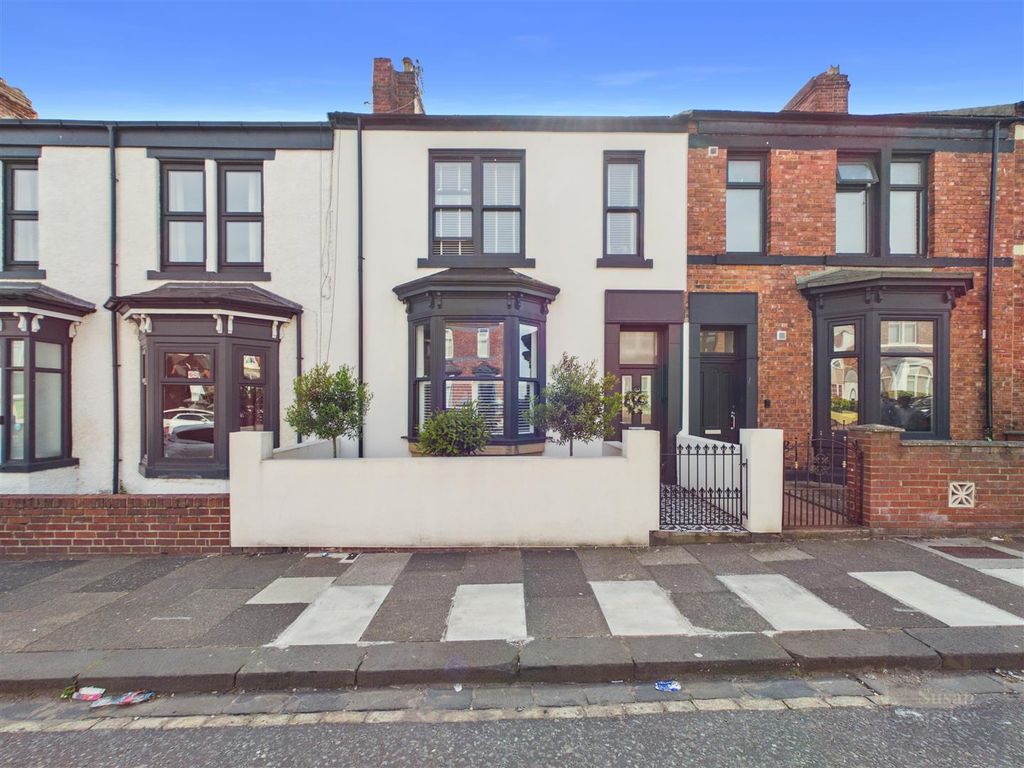 Property photo 1 of 16 Cam01858G0-Pr0281-Still029.Jpg
