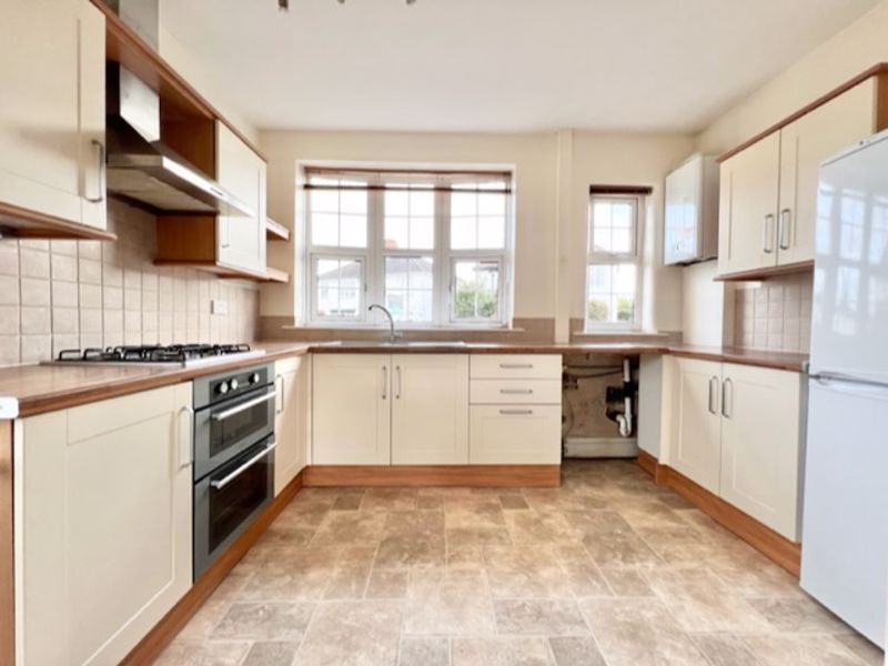 Property photo 3 of 14 Kitchen
