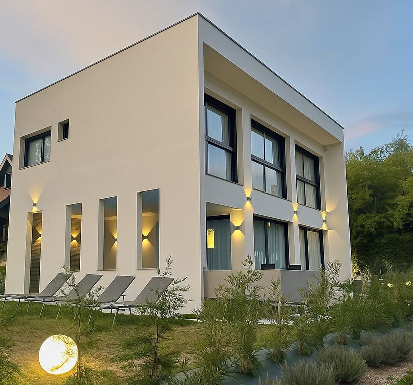 Property photo 1 of 4