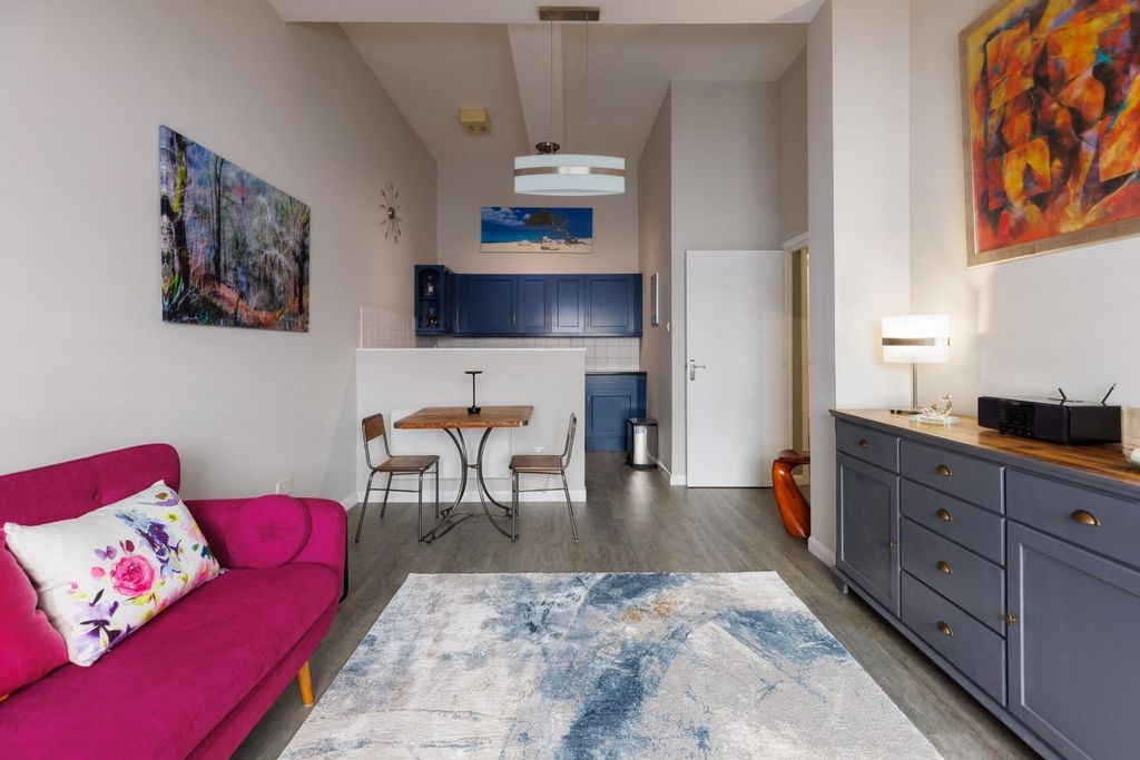Property photo 3 of 16 59 Jessop Court-3.Jpg