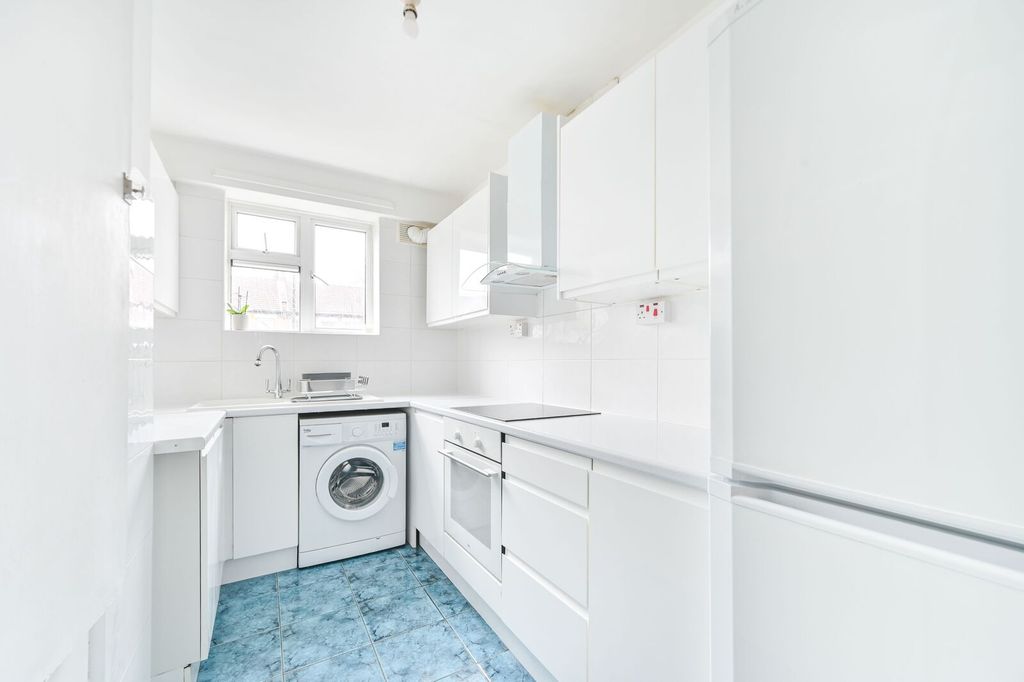 Property photo 2 of 13