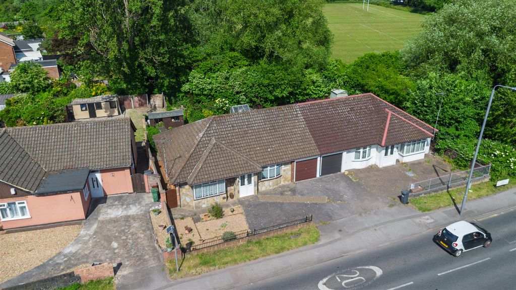 Property photo 2 of 20 Chingford-27.Jpg