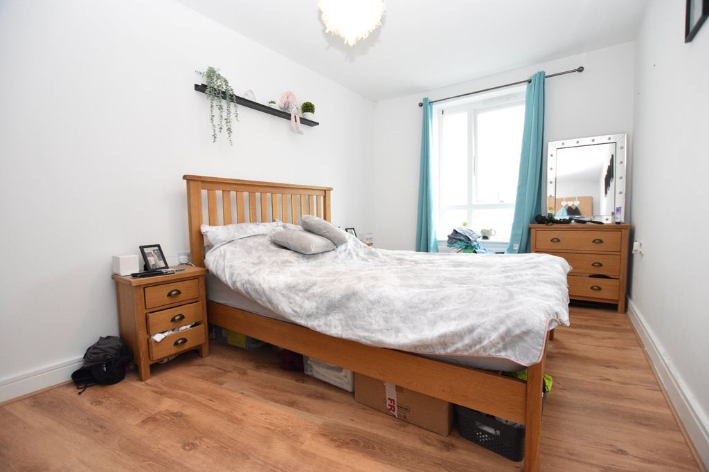 Property photo 2 of 10 Bedroom 1