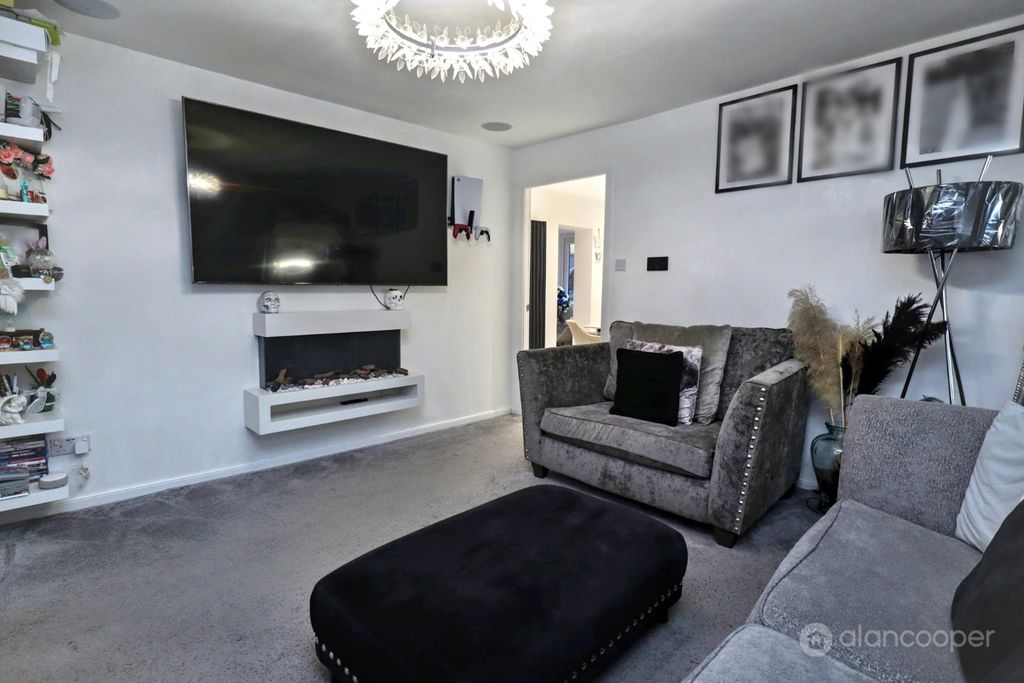 Property photo 3 of 24 4895495