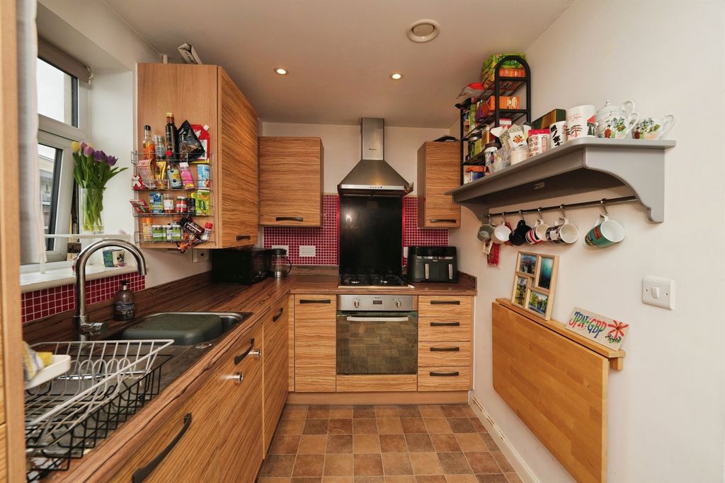 Property photo 3 of 16