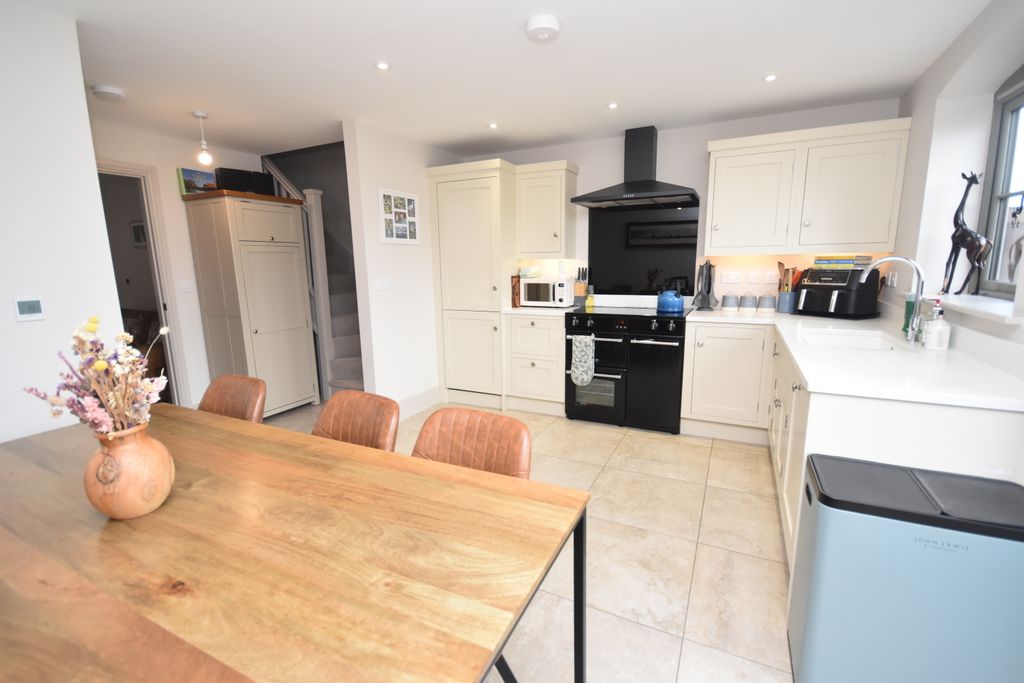 Property photo 3 of 16 Kitchen/Diner