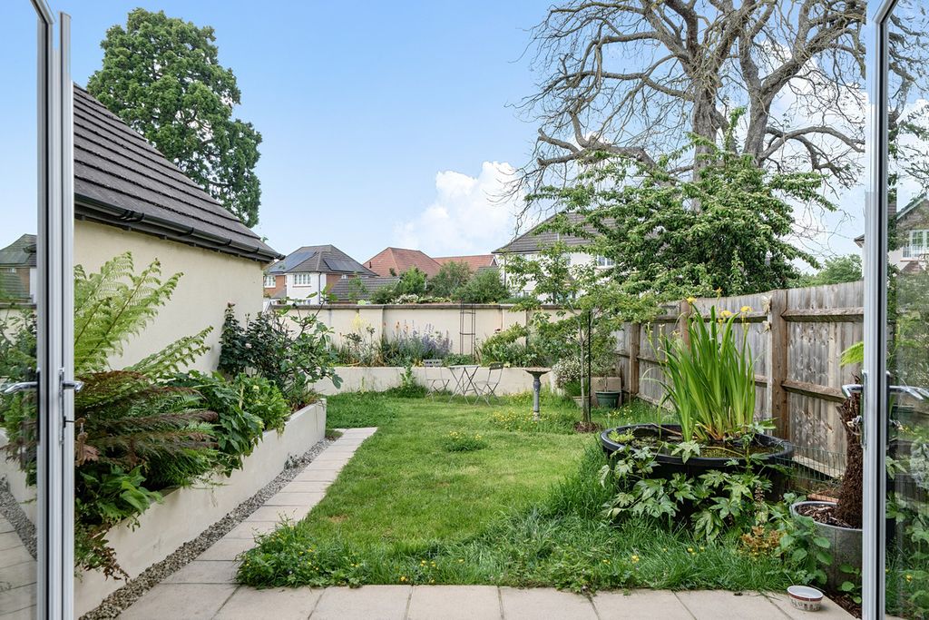 Property photo 2 of 13