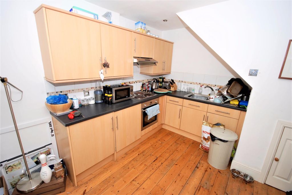 Property photo 3 of 6