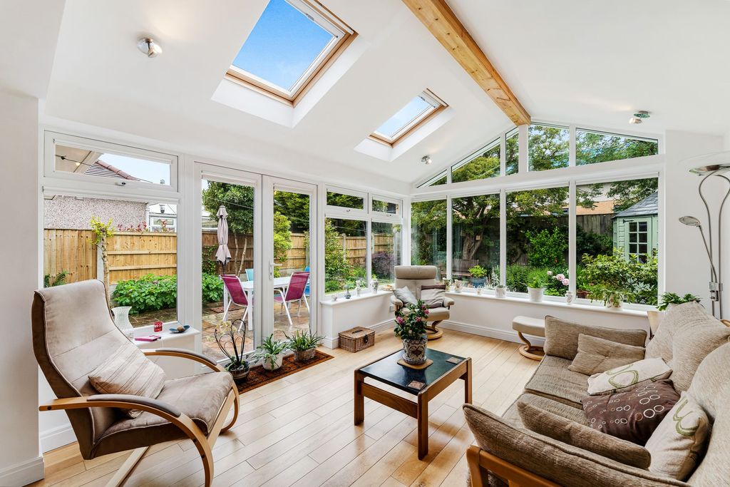 Property photo 3 of 31