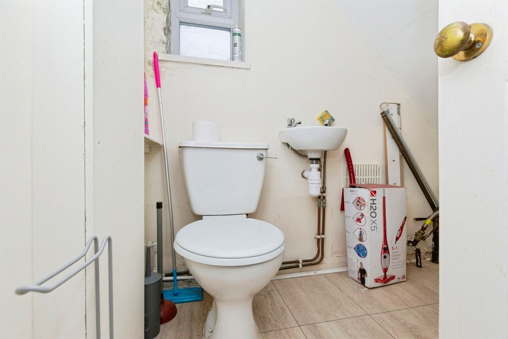 Property photo 3 of 17