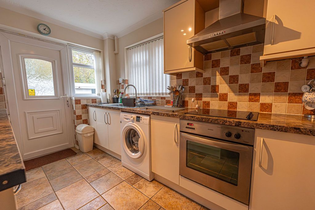 Property photo 2 of 26