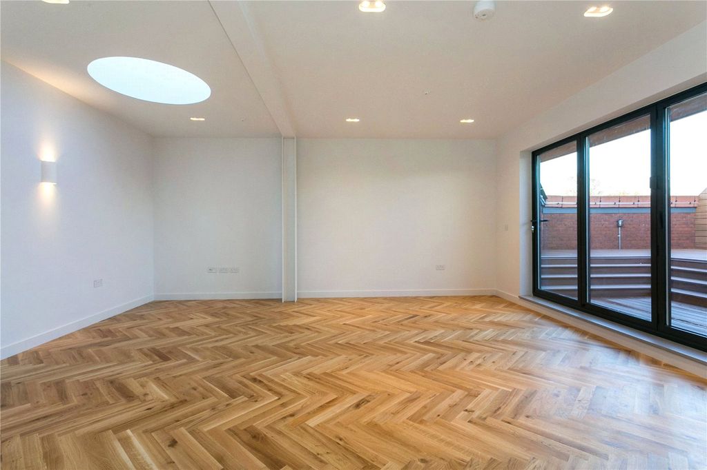 Property photo 3 of 9 Living Room