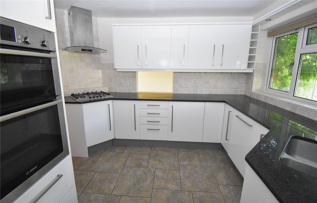 Property photo 2 of 13 Picture No. 16