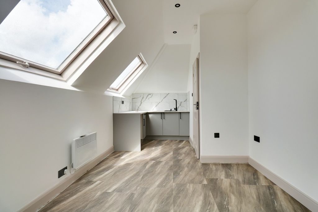 Property photo 1 of 7 5104951