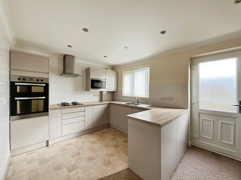 Property photo 2 of 18 B2B58c07-4614c375-A2