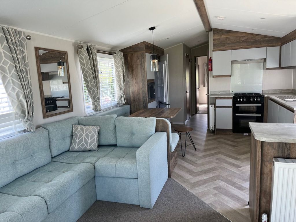 Property photo 2 of 4 Im9Bz681A07Cde74B1.Jpg