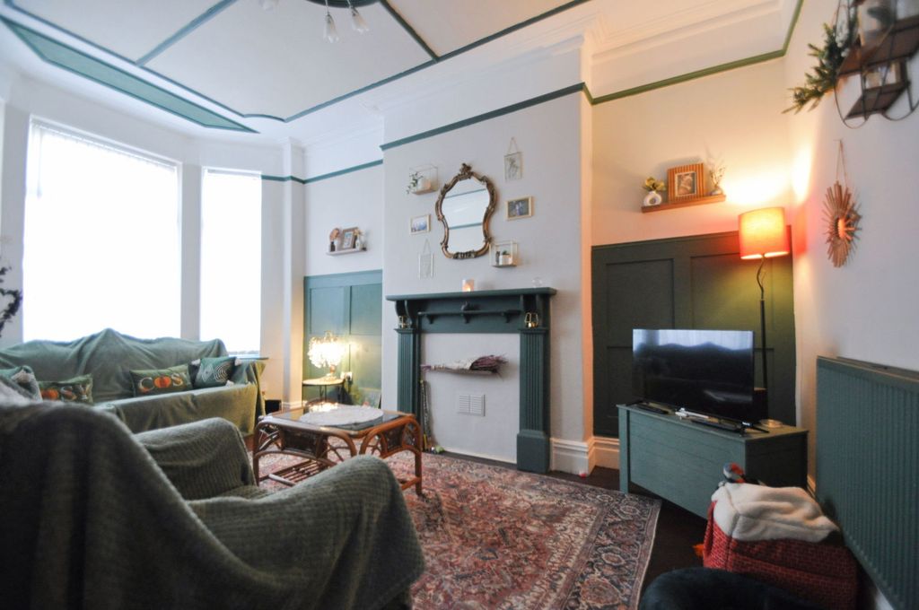 Property photo 2 of 36